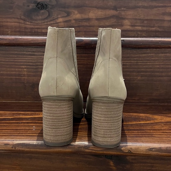 Steve Madden Size 10 Modern Cowboy Ankle Boot - Picture 3 of 3